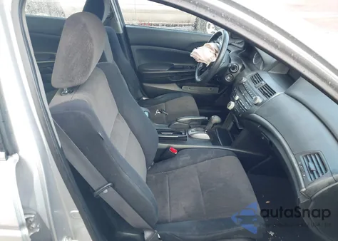 2008 Honda Accord Lxp z USA, uszkodzony, nr VIN JHMCP26448C013857